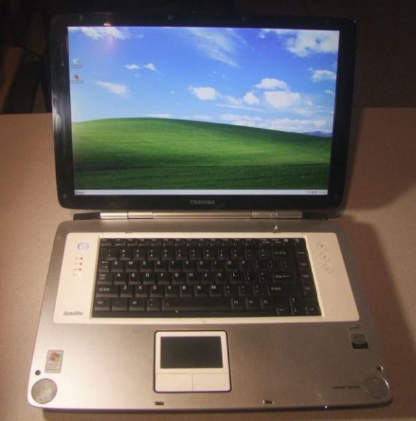 Toshiba Satellite Notebook Windows XP w/ Office 2003 Pro - Image 3