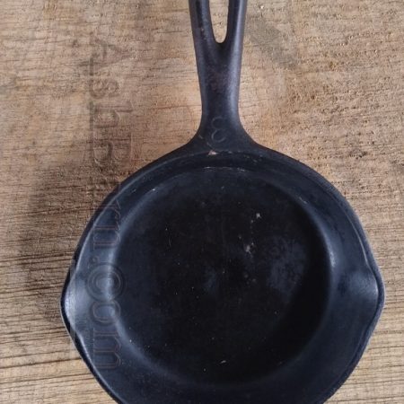 Cast Iron Skillet Number 3  6 inch